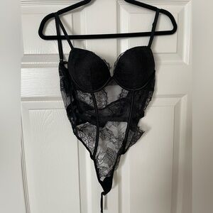 NWT VICTORIA'S SECRET Bombshell Lace Teddy w/Push-up Black Lace V-wire - Small